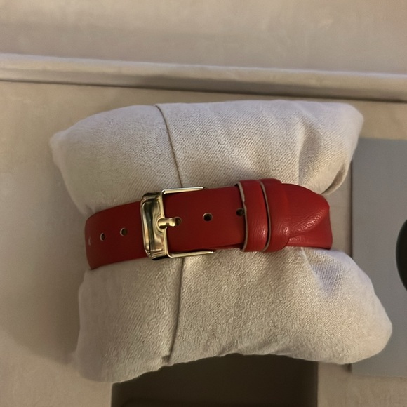 NWT Disney Mickey and Minnie Mouse wrist watch with NYC backdrop and travel case - Picture 2 of 4